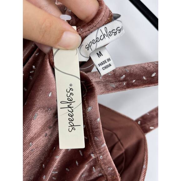 Speechless Juniors Womens Soft Velvet Champagne Silver Dress Medium NEW - Picture 7 of 12